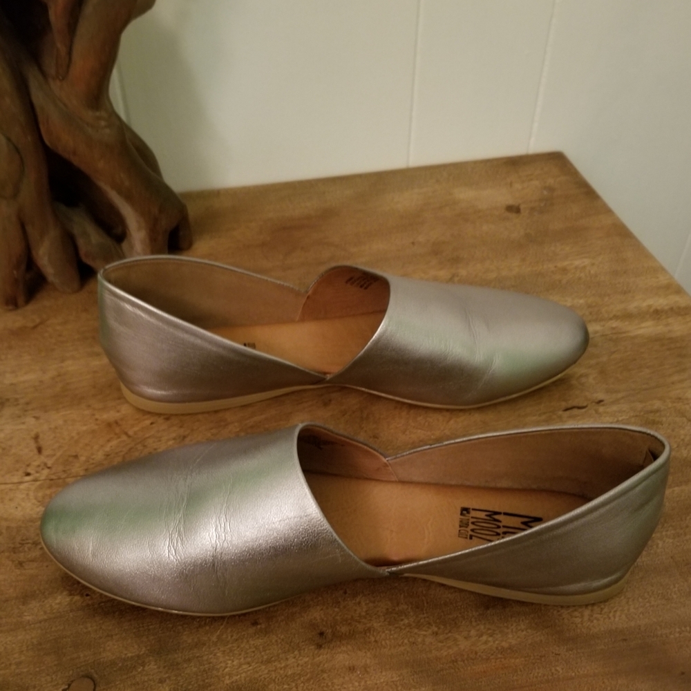 Soft leather flats